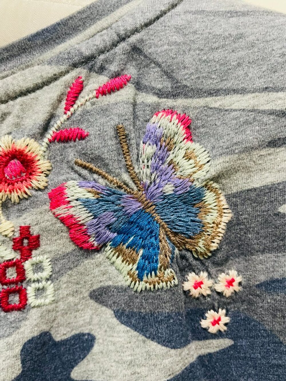 Ladies Johnny Was Embroidered Tee - Picture 8 of 8